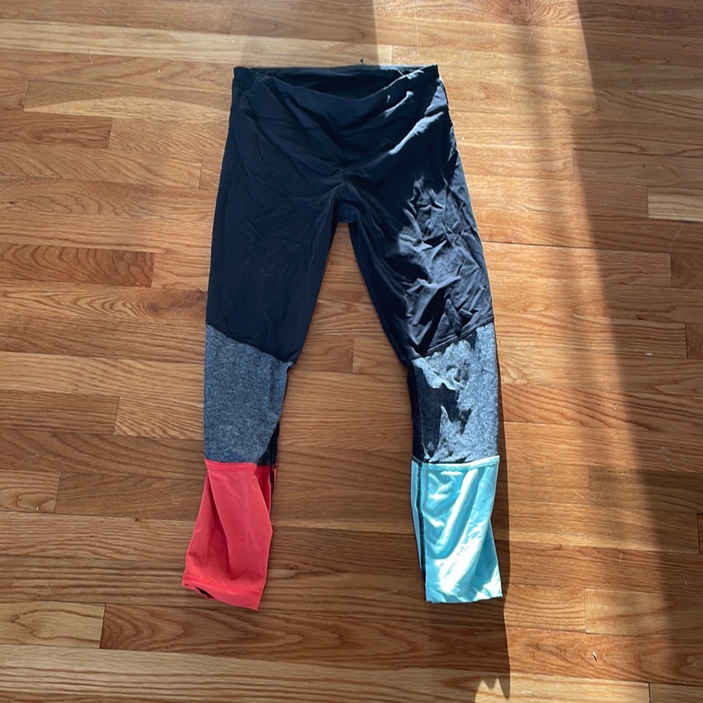 Lululemom womens large running leggings